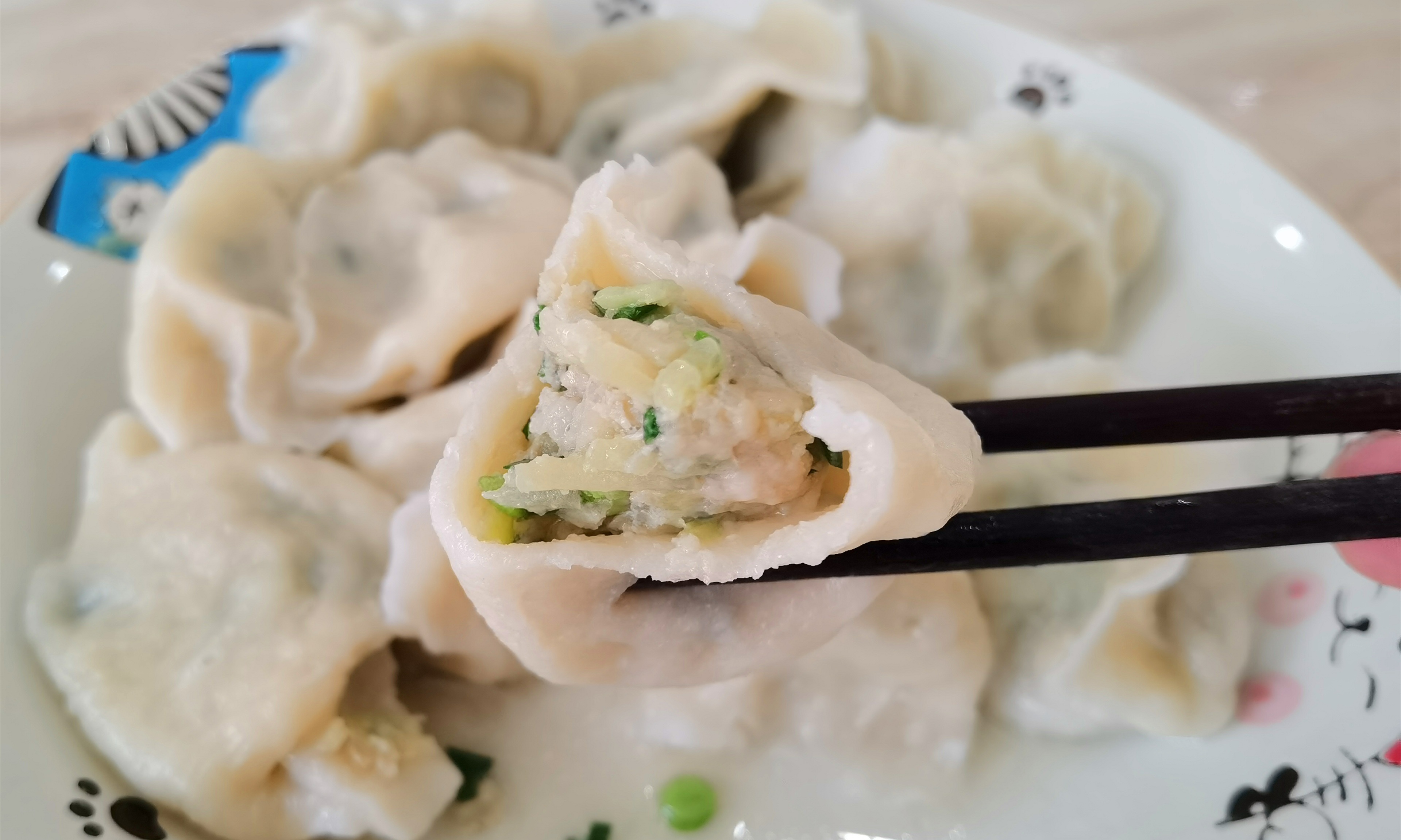 饺子|秋天包饺子，韭菜芹菜靠边站，这菜5毛钱1斤，维C含量极高，降秋燥