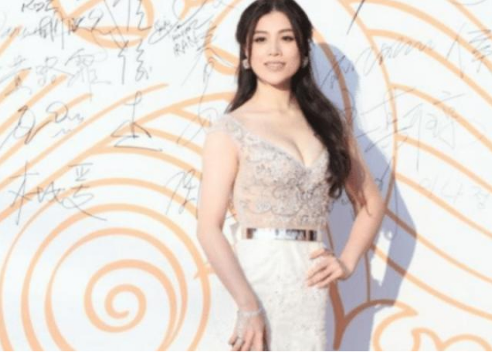 刘翔|离婚四年过去了，刘翔还是原来的那个刘翔，而葛天却早就脱胎换骨！