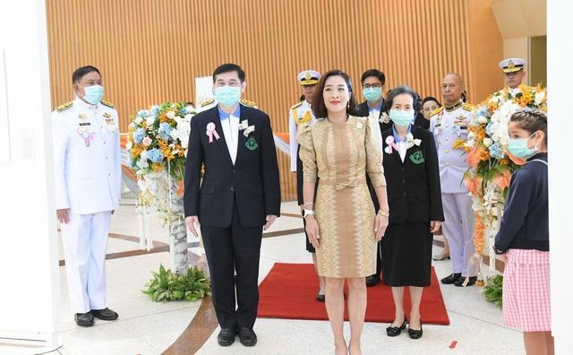 苏提达|42岁帕公主与苏提达联盟崩裂，剪短头发从头再来，美出新高度