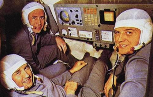 「太空」如果宇航员不小心掉入太空，能够生存多长时间？答案很残酷