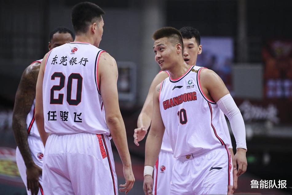 北京男篮|热议京粤史诗对决！杨毅直呼“绝了”，王仕鹏：广东90%总冠军了