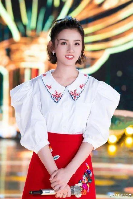 [宋祖儿]宋祖儿直播卸妆，网友大喊是整容式素颜，死亡角度太真实了
