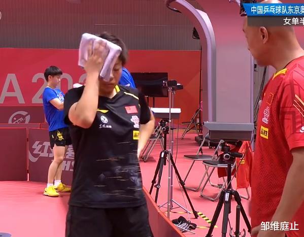 孙颖莎|大比分3-0后崩盘，单节被打一个7-0，国乒小魔王还需要控制情绪