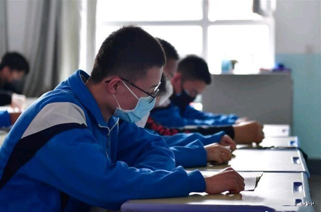 上海市■刚通知6月2日开学复课，已决定7月1日放暑假，网友：一学期21天？