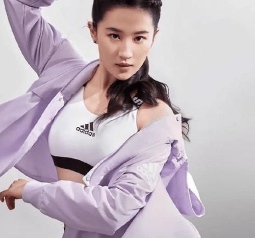 刘亦菲|原来刘亦菲也有不完美的时候，当她换上“无痕裤”后终于相信你33岁