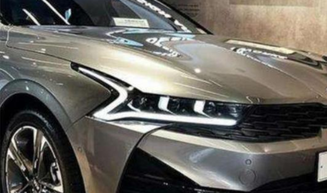 【起亚K5】谁能想到当年卖30万的神车，如今14万没人买，网友：新款要来