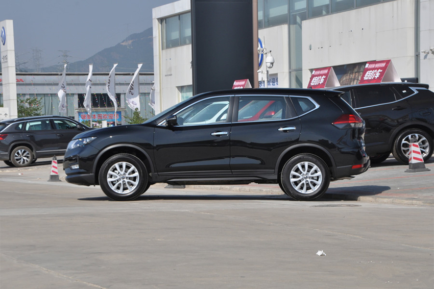 日产奇骏|日系良心车又降了！起步15.26万，一箱油980KM，30天狂甩19195辆