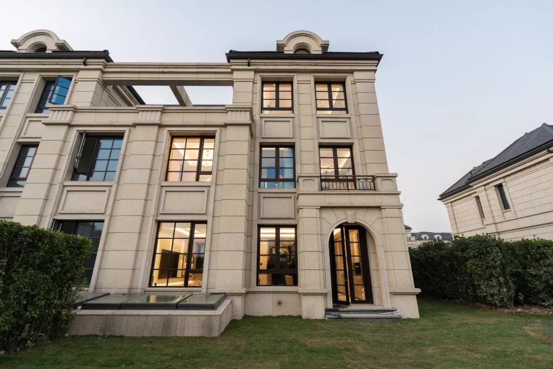 人生难得?虹桥府！1200万起 虹桥主城 法式原石别墅 全新面世！