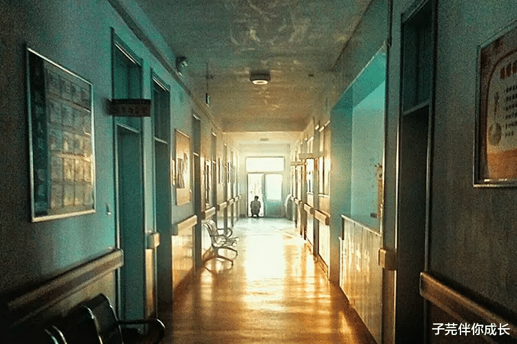 子芫伴你成长|儿子要6万彩礼，妈妈从5楼跳下：被骄纵的娃，正在狠狠惩罚父母