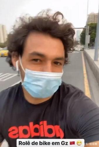 [广州恒大]恒大难办了！刚处罚完于汉超，归化外援违反交通还录视频，贴上国旗