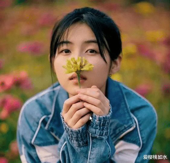 「张子枫」张子枫自曝不想参加向往4，曾提刻薄要求希望被换掉，何老师回复亮了