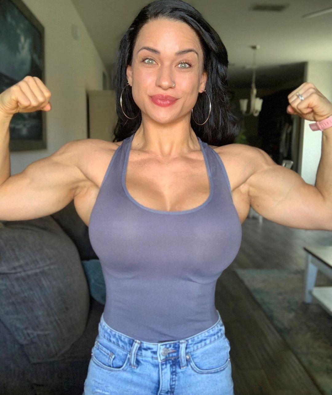 健身|肌肉健硕的女性是什么样？一起看看全球因为肌肉而大红的8位女性
