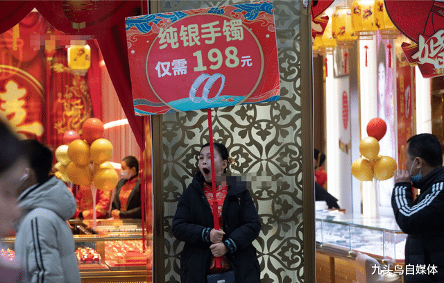 九头鸟自媒体 重返武汉!疫情爆发近一年之际,武汉处处充满了“人间烟火气”