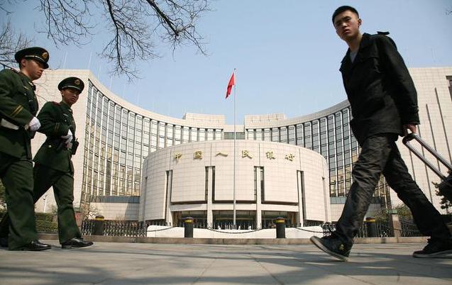 『利息』2020年，要在银行存多少钱，才能每个月有2338元利息来维持生活？