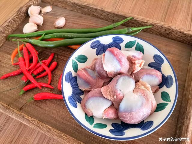 鸡蛋饼|鸡身上最脏的部位，含大量重金属，炒菜记得要扔掉，却很多人爱吃