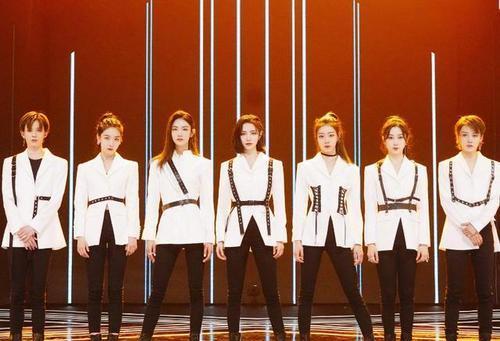 黄子韬@蔡徐坤和黄子韬对待选手风格迥异：脾气与实力成正比