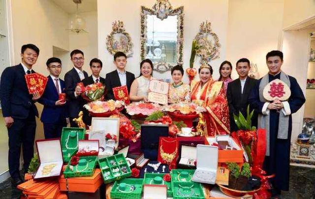 何超盈|赌王女儿何超盈结婚太壕气,全身挂满黄金,1亿嫁妆铺遍整个大厅