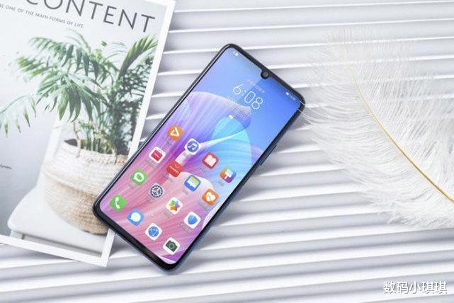 [水滴屏]荣耀10Xmax实锤了！水滴屏+天玑800+5000毫安，网友大失所望