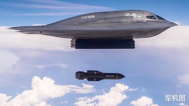 『钻地弹』钻地弹穿透力对比：1.5吨的航弹只能钻2米，钻地61米的是什么弹？