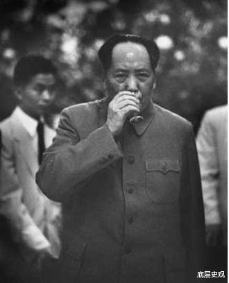 |毛主席的真实酒量到底有多大？毛主席的遗物里为什么会有茅台酒？