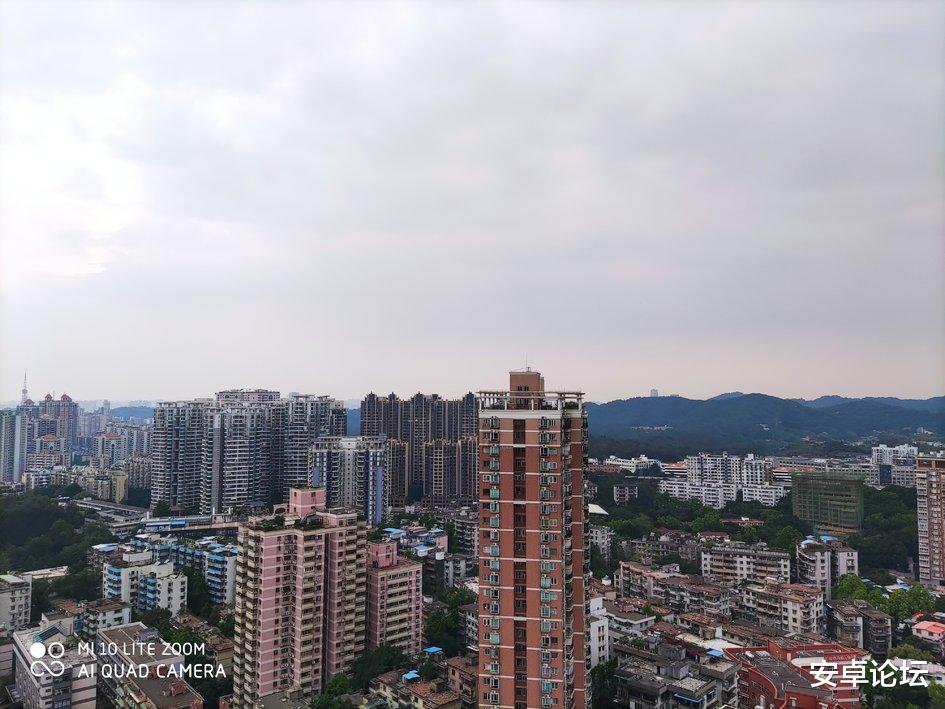 『小米科技』小米10青春版评测：带潜望式长焦才卖2099元，这要啥自行车？