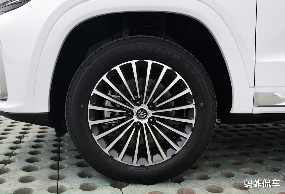 长安CS95|开它途昂都不香了!长近5米霸气不输普拉多,丐版爆233ps才16万