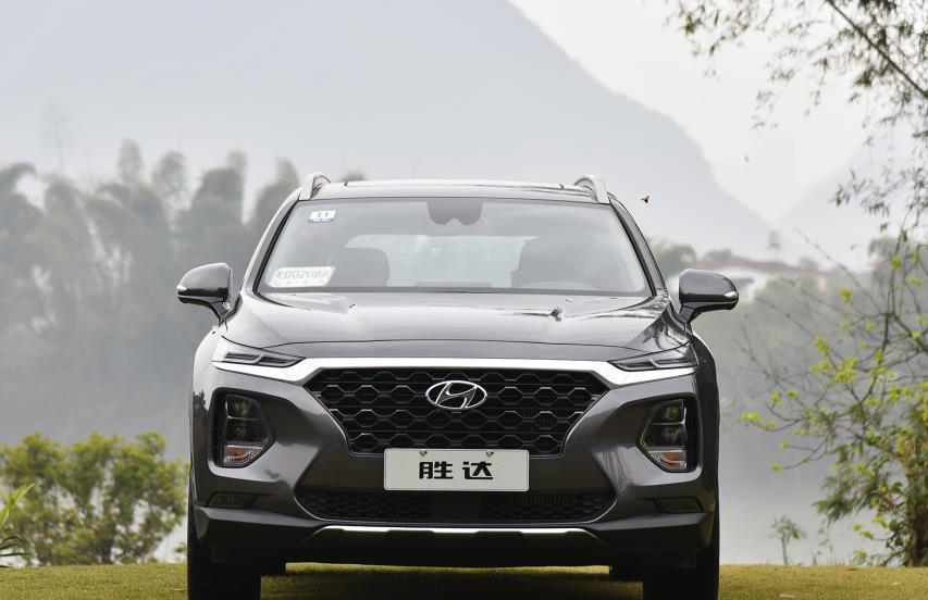 现代胜达：又一韩系被捧红，关门只有安静，10年不怕修，价格还懂国人！