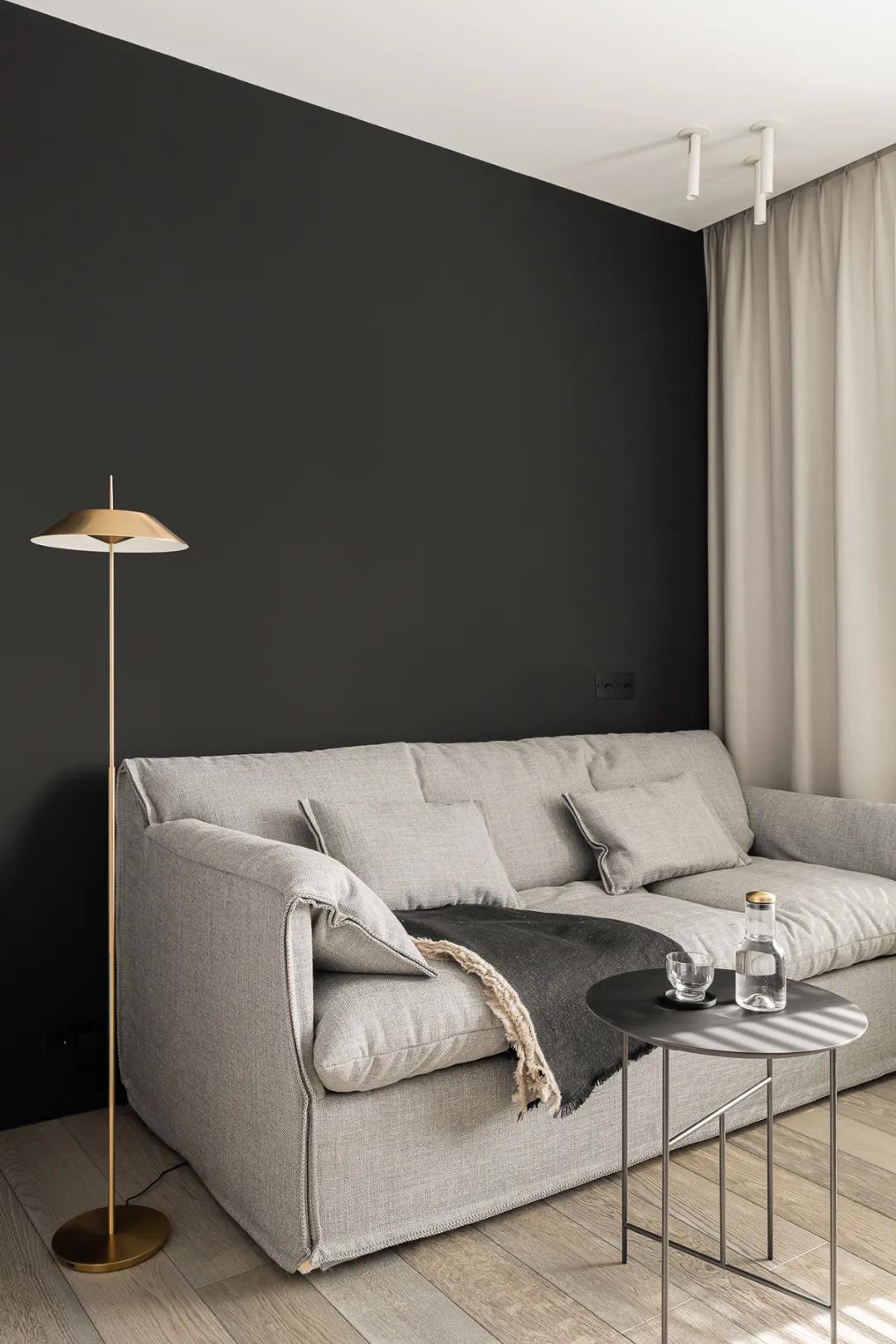 []用高级灰+原木风装修115平的家，有腔调！