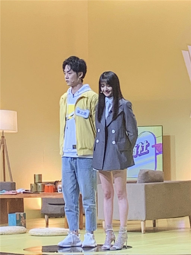 郑爽：郑爽变胖重回颜值巅峰，白皙大长腿让人眼前一样，生图颜值依然耐看