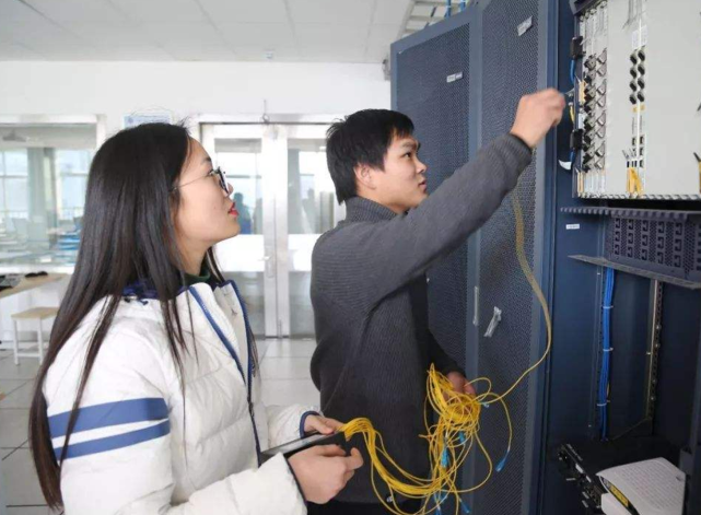 数学|大学老师忠告：数学不好，四大专业要慎选，很容易让自己毕不了业