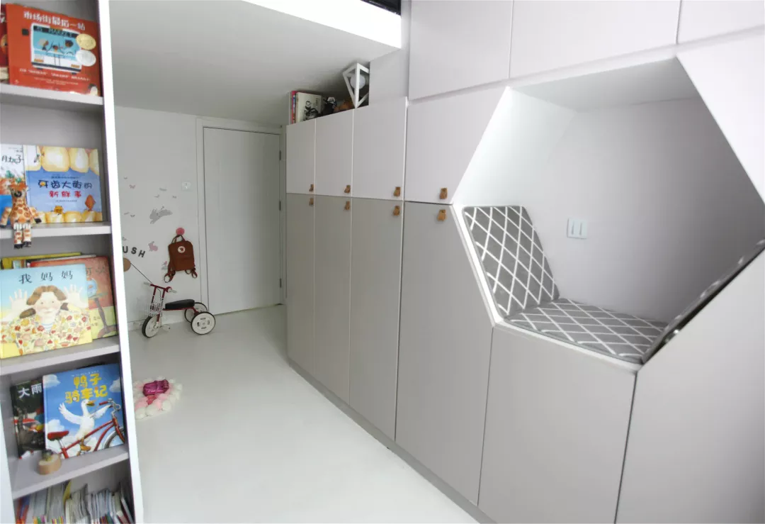 夫妻花光30万，买下学区房最渣房型，改成双层别墅