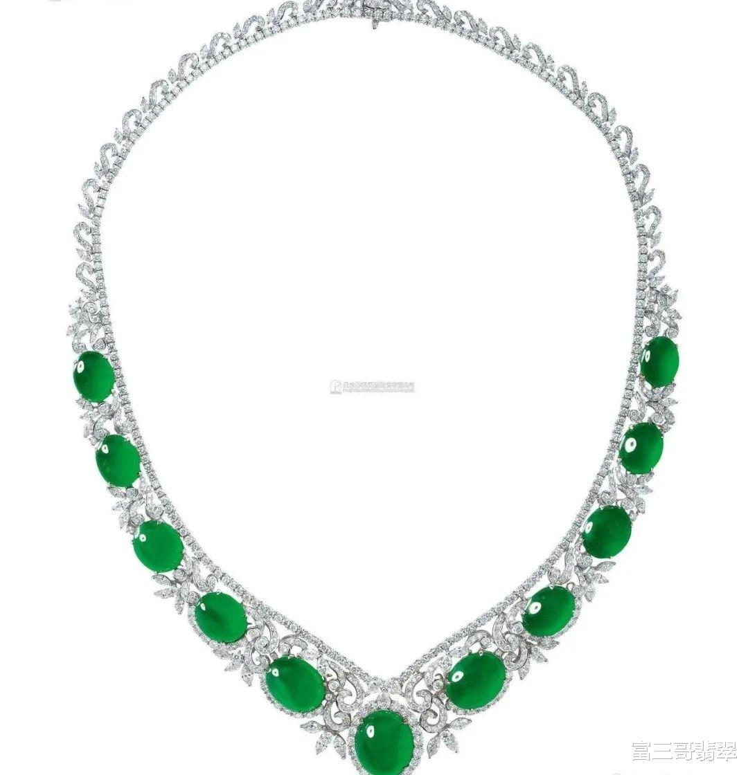 翡翠手镯|3611万元翡翠手镯现身保利15周年，成为本次拍卖珠宝之最！