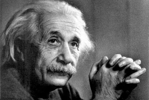 「爱因斯坦」爱因斯坦虚度的 30 年人生，是20世纪科学界最大的遗憾