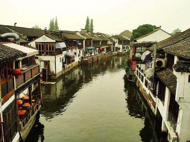 古镇|我国最“机智”的古镇，游客增多却取消门票，口碑远超凤凰古城