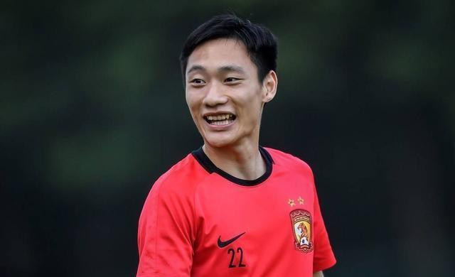 「广州恒大」无缘一线队集训，恒大预备队再添1名弃将，6人还未找到下家