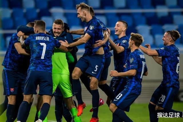 点球|扎哈维8场轰11球后，却罚丢关键点球！他们连续无缘7届欧洲杯