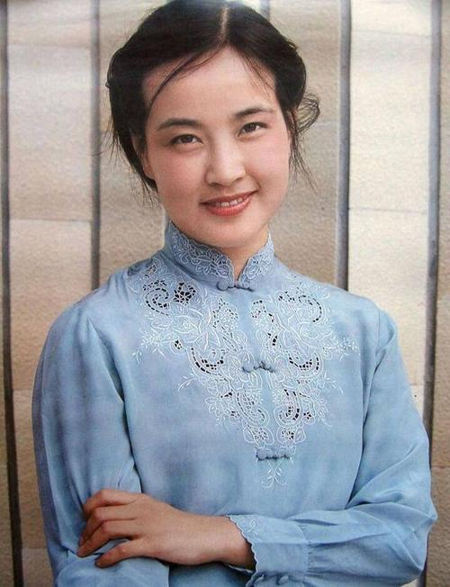 王心凌|?被玻尿酸毁了的四大女星，王心凌像老太太，而她丑到不能接受！