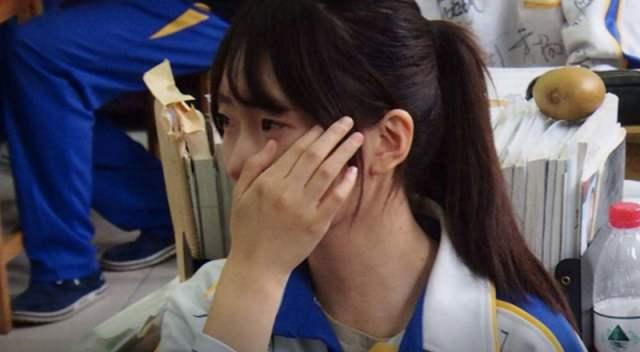 大学|女儿花1.8万读了个三本大学，看见室友后“心态崩了”，直言后悔