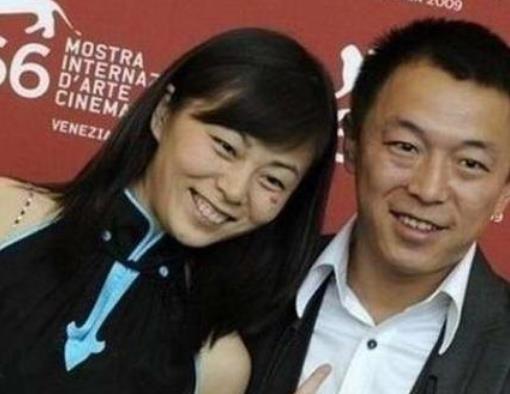 极限挑战|“极限挑战”成员秀老婆,黄渤的夫妻相,王迅的很年轻,看到黄磊:郎才女貌