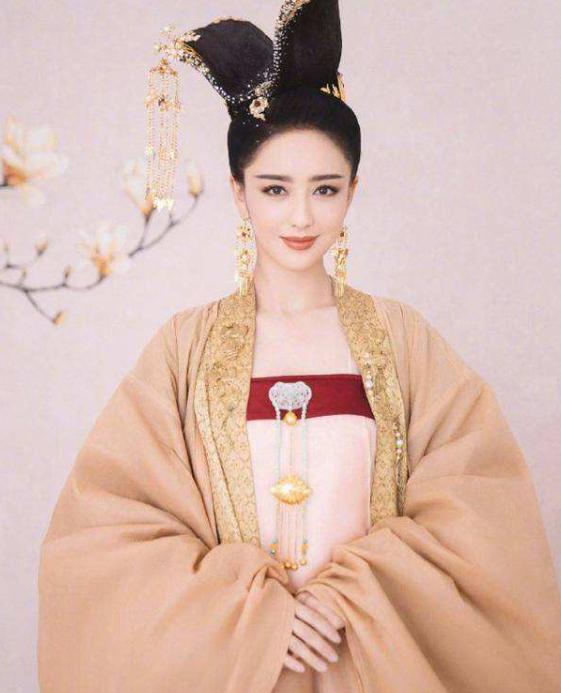 ：佟丽娅陈思成爱巢：家中装修复古大气，餐厅尽显奢华，温馨满满