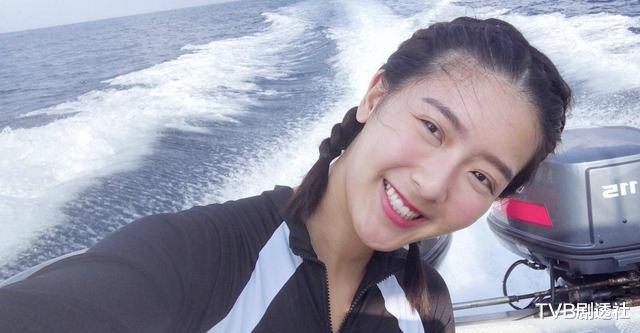 余香凝|恭喜!27岁香港著名女星晒婚纱照宣布结婚,其未婚夫首度曝光