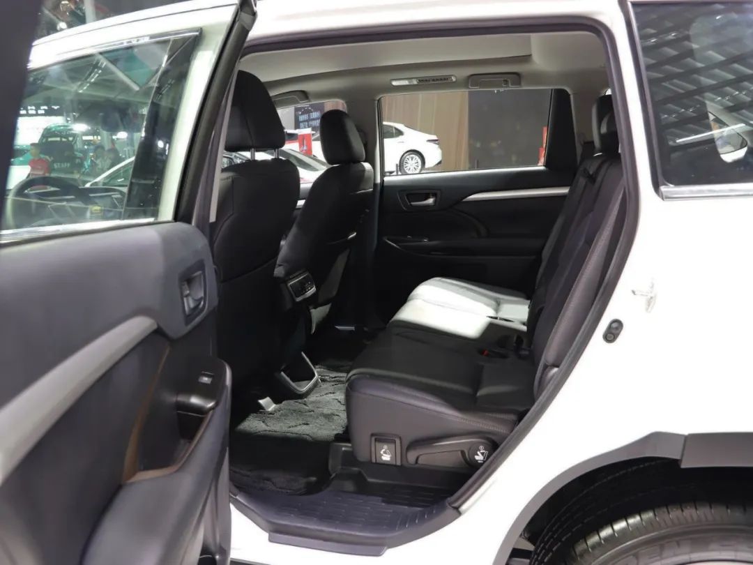 SUV：别只盯着SUV了！要宽敞、要舒适，家里人多的就买Ta