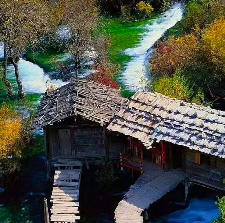九寨沟|80年代九寨沟旧照，门票2元，但21世纪的成像技术变了