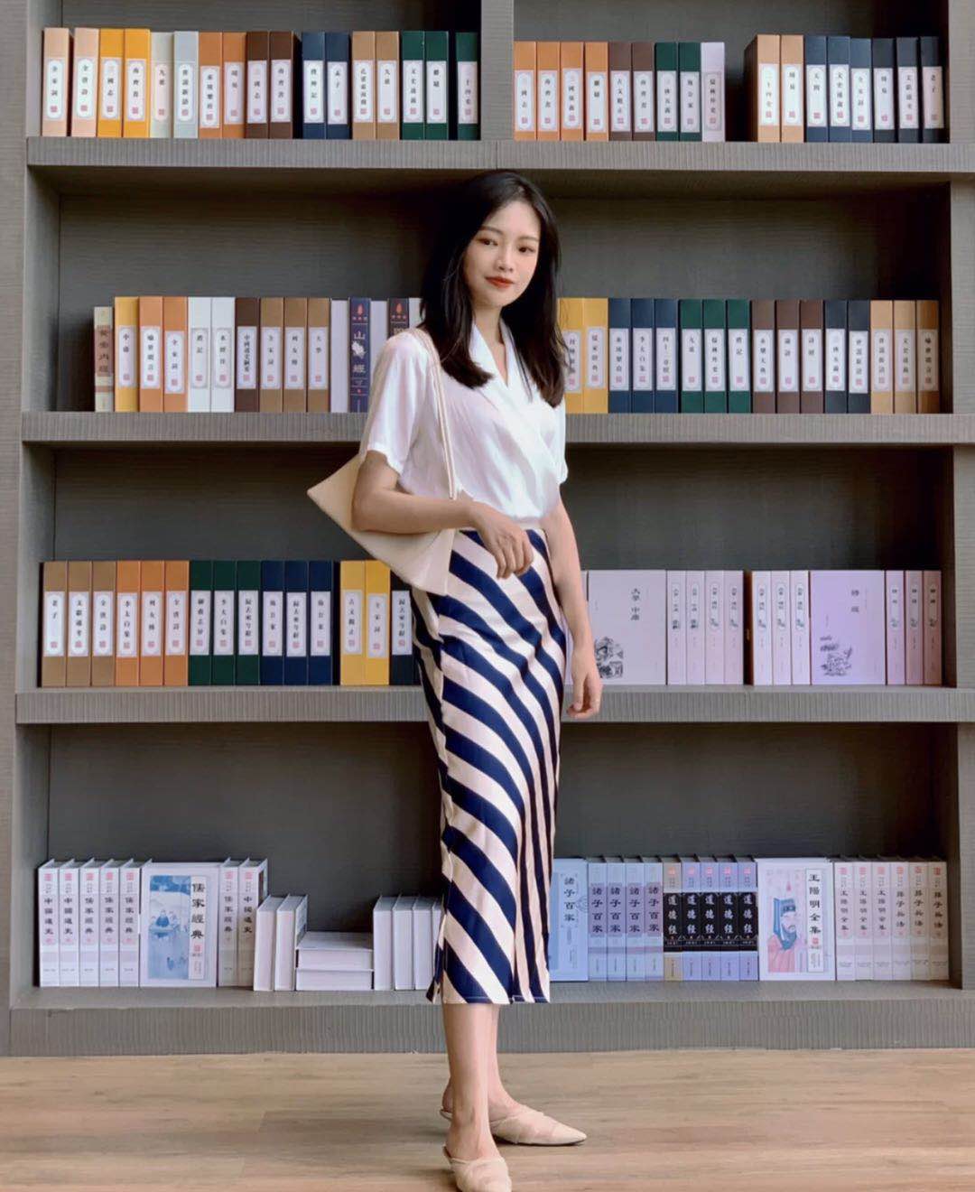 穿衣搭配|精致干练的职场女性谁都喜欢，这么穿轻松加分！