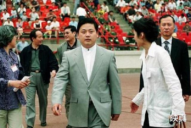 意外事故|用健康拼来3家上市公司，38岁患癌去世，留了110亿给17岁儿子