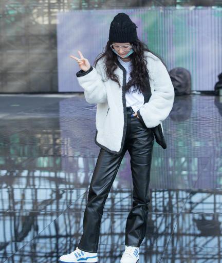 连衣裙|这身材也太撩人了！杨幂穿“毒液裙”亮相，女生看了都羡慕