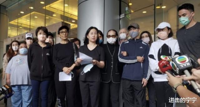 何鸿燊|77岁蓝琼缨送别何鸿燊罕见同框四太梁安琪，两人相争多年恩怨随风