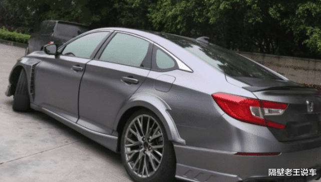 b级车|一箱油900公里，这才是B级车王，8个月狂甩120570辆，碾压凯美瑞