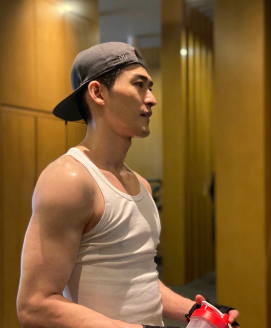 张翰|被曝复合后，张翰郑爽又传领证好消息，评论区粉丝炸锅：有完没完！