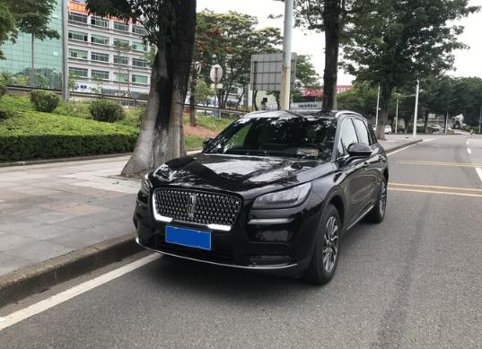 「SUV」确实比宝马X1香,标配2.0T加速6.8秒,车宽1887mm,起售价24万